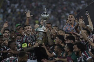 Fluminense alza su primera Libertadores al vencer a Boca en la prórroga de la final
