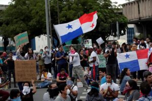 Gobierno de Panamá anuncia reinicio de clases pero docentes advierten que continúan en huelga - AlbertoNews