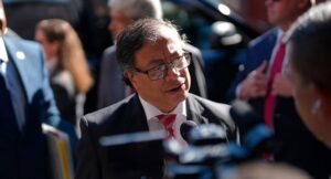Gustavo Petro estigmatiza a la prensa en Colombia, asegura la SIP