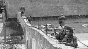 Hace 34 años cayó el Muro de Berlín -