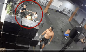 Hombre entró a un gimnasio en Barranquilla y robó a los clientes en solo seis segundos - Barranquilla - Colombia