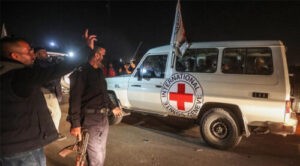 Israel confirma que segunda tanda de rehenes liberados está con la Cruz Roja