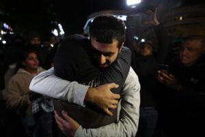 Israel y Hamás cumplen tercer día consecutivo de tregua e intercambio de presos por rehenes