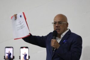 Jorge Rodríguez carga contra la UE por las sanciones y amenaza impedir misión electoral