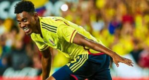 Juan C. Hernández, convocado a Selección Colombia, por lesión de Mateo Cassierra