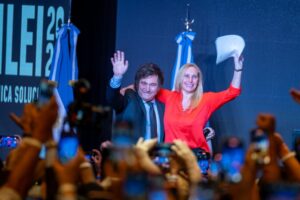 La larga crisis argentina lleva al poder al ultraderechista Milei