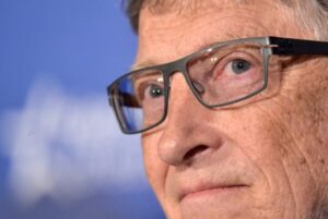 La terrible predicción de Bill Gates que ya se está cumpliendo y pone en alerta a trabajadores de todo el mundo