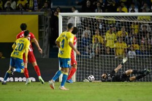 Las Palmas, el equipo menos goleador, gana al Atltico, lder de esa estadstica: "Hay das que el baln no entra" | LaLiga EA Sports 2023