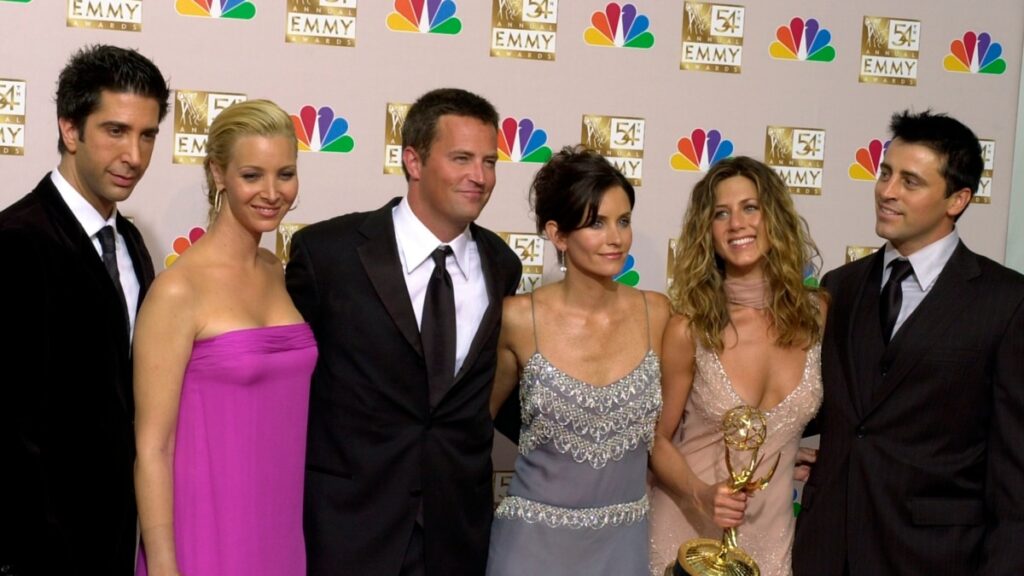 Las estrellas de “Friends” dicen estar devastadas por la muerte de Matthew Perry