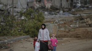 Las mujeres en Gaza paren en la calle, no tienen productos menstruales y son víctimas de desnutrición