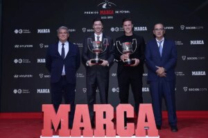 Lewandowski recibe el Premio Pichichi y Ter Stegen, los Trofeos Zamora y Di Stfano en los Premios Marca