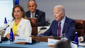 López Obrador se compromete frente a Biden a seguir combatiendo el tráfico de fentanilo