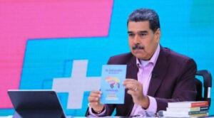 Maduro afirma que defenderá el Esequibo en "todos los espacios"