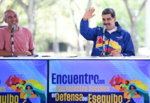 Maduro denunció que ExxonMobil “está pagando” para que no se realice el referéndum