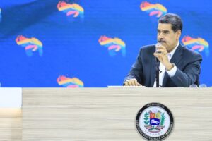 Maduro reprochó agresiones a La Vinotinto en Lima