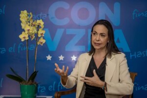 Mara Corina Machado apoya al agricultor canario asaltado por chavistas