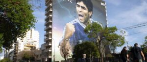 Maradona vive en las paredes