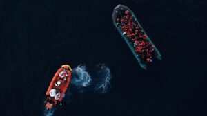 Médicos Sin Fronteras rescata a 81 inmigrantes en el Mediterráneo, 25 de ellos niños