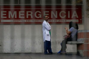Médicos por la Salud denuncia desabastecimiento del 35% en insumos de hospitales