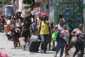Miles de haitianos han sido desplazados por las guerras de pandillas hacia zonas agrícolas - AlbertoNews