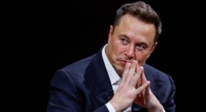 Musk ofrecerá su nuevo bot de inteligencia artificial Grok a los usuarios de pago de X