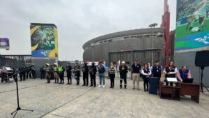 Opositores venezolanos tildan de xenófobo el control de identidad a extranjeros que asistan al juego entre la Vinotinto y Perú