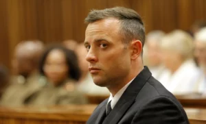 Oscar Pistorius obtuvo la libertad condicional a 10 años de matar a su novia - AlbertoNews