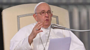 Papa afirma que ha sido un pecado "masculinizar" la Iglesia