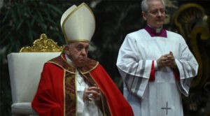 Papa no interrumpe agenda a pesar de que "no está bien de salud"