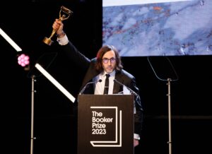Paul Lynch gana el premio Booker con 'Prophet song'