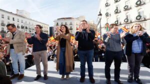 “Pedro Sánchez tendría que dimitir” por canjear investidura por amnistía a independentistas catalanes