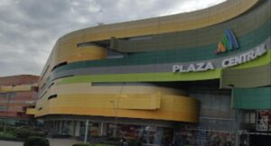 Plaza Central, Titán y Parque Colina, mejores centros comerciales para comer Bogotá