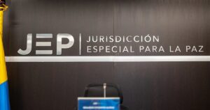 Por presuntos vínculos entre el Ejército y los paramilitares fue llamado por la JEP el excomandante de la Tercera Brigada, general Mario Correa Zambrano