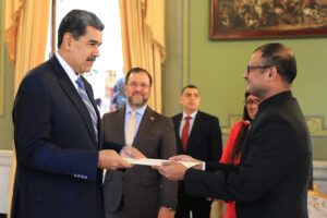 Presidente Maduro recibió cartas credenciales del embajador de India