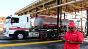 Producción en refinerías e incorporación de nuevas gandolas optimizarán distribución de combustible