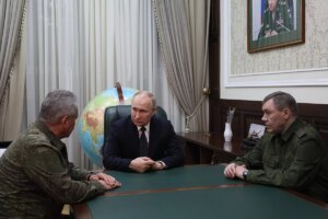 Putin visita el cuartel general de la operacin militar en Ucrania