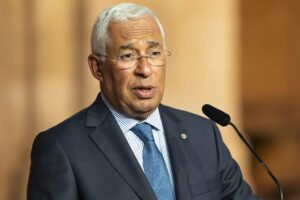 Renuncia primer ministro de Portugal por investigación de corrupción en su contra