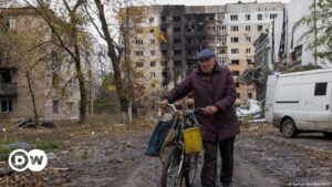 Rusia envía "oleadas" de soldados a rodear ciudad ucraniana – DW – 24/11/2023