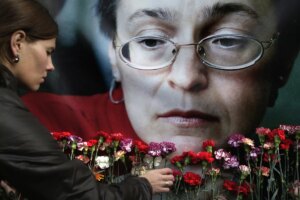 Rusia indulta al cmplice del asesinato de reportera Anna Politkvskaya tras haber combatido en Ucrania