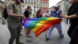 Rusia se prepara para prohibir los símbolos y las muestras de apoyo a la comunidad LGTBI