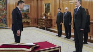 Sánchez jura como presidente del gobierno de España y la oposición sigue movilizada