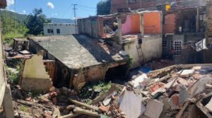 Seis casas se desplomaron por las lluvias en la Petare-Guarenas