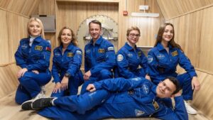 Seis cosmonautas se aíslan por un año en un módulo que simula una expedición a la Luna (Video) - AlbertoNews