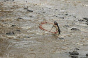 Suman 3 muertos en El Salvador por lluvias de la tormenta Pilar