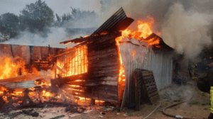 Tragedia en Chile: vivienda siniestrada, donde murieron 14 venezolanos tras incendio, tenía sólo una entrada y salida - AlbertoNews