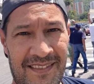 Trasladan a tribunales a Nelson Piñero activista del partido Encuentro Ciudadano