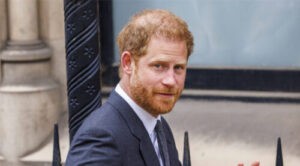 Tribunal autoriza al príncipe Harry a seguir con querella contra dueño del Daily Mail