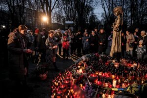 Ucrania conmemora el 90 aniversario del Holodomor, la gran hambruna, en medio de la guerra