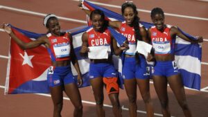 Un caso de deserción de atletas cubanos en Chile se cuela en las disputas políticas internas