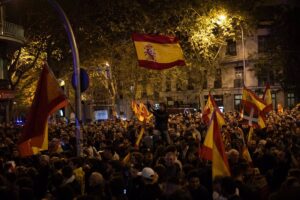 Unas 1.700 personas protestan en la sede del PSOE en Ferraz contra la amnistía, según la Delegación del Gobierno